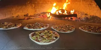 Süryani Aileler Mardin'de Pizzacılık Yapıyor