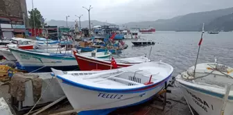 Karadeniz'deki Fırtına Nedeniyle Oruç Reis ve Diğer Gemiler Amasra Limanı'na Sığındı