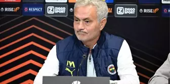 Mourinho'dan 'Fenerbahçe'ye geldiğinize pişman mısınız?' sorusuna olay yanıt