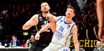 Anadolu Efes, EuroLeague'de Virtus Bologna'yı Geçti