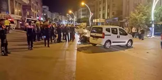 Ankara'da Polis Motosikleti ile Hafif Ticari Araç Çarpıştı: 2 Polis Yaralandı