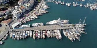 Lüks 'Cloudbreak' Yat, Fethiye Limanı'na Yakıt İkmal İçin Bağlandı