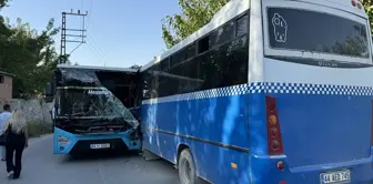 Malatya'da Midibüs ile Halk Otobüsü Çarpıştı: 25 Yaralı