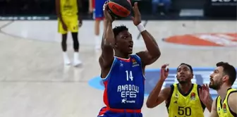 Anadolu Efes'te forma giyen Stanley Johnson'ın evini kurşunladılar