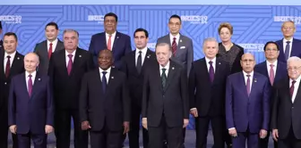 Cumhurbaşkanı Erdoğan, BRICS Zirvesi aile fotoğrafı çekimine katıldı