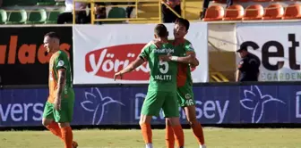 Alanyaspor, Antalyaspor'u 1-0 Önde Tamamladı