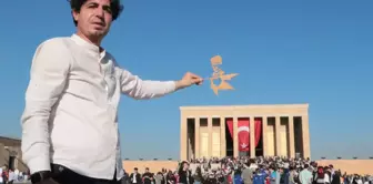 Fırat Kalkan, Anıtkabir Yapraklarıyla Atatürk Portresi Yaptı