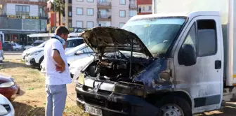 Antalya'da Park Halindeki Kamyonet Yandı