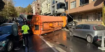 Bayrampaşa'da İBB Yol Bakım Aracı 8 Araca Çarptı: 3 Yaralı