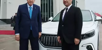 Cumhurbaşkanı Erdoğan, Kırgızistan Cumhurbaşkanı Caparov'a Togg hediye etti