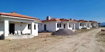 Hatay'da Depremzedeler için Köy Tipi Afet Evleri İnşaatları Devam Ediyor