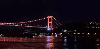 İstanbul Köprüleri Lösemi Farkındalığı İçin Turuncu Işıklarla Aydınlatıldı