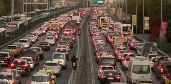 İstanbul'da Akşam Trafik Yoğunluğu Yüzde 82'ye Ulaştı