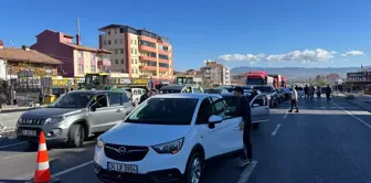 Osmancık'ta Kavşak İtirazıyla D100 Yolu Protesto Edildi