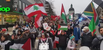 İsveç'te İsrail'in Saldırıları Protesto Edildi