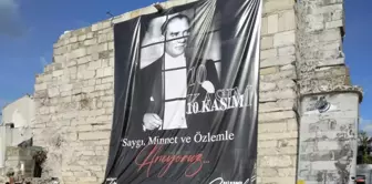 Gelibolu Belediyesi'nin 10 Kasım için astığı Atatürk posteri ilçeyi karıştırdı