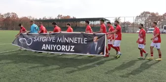 Havza Belediyesporlu futbolculardan Atatürk pankartı