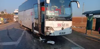 Mardin'de Tur Otobüsü ile Minibüs Çarpıştı: 5 Yaralı