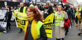 Sarı Yelekliler Paris sokaklarında: Macron'a protesto