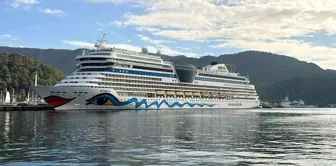 Aida Blu Kruvaziyer Gemisi Marmaris'e Demir Attı