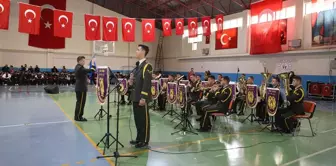 Malatya 2. Ordu Komutanlığı Bandosu Hakkari'de Konser Verdi