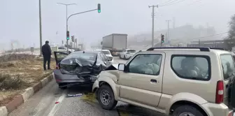 Manisa Kula'da Zincirleme Trafik Kazası: 2 Yaralı