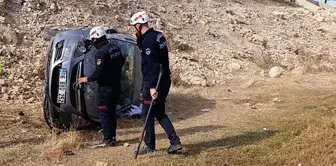 Şanlıurfa'da Otomobilin Şarampole Devrilmesi: 3 Yaralı