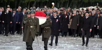 Milli Eğitim Bakanı Tekin, Öğretmenler Günü'nde Anıtkabir'i Ziyaret Etti