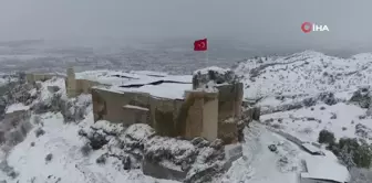 Kar Yağışı Harput'u Beyaz Gelinliğine Bürüdü