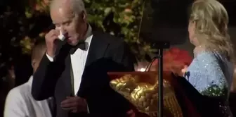 Joe Biden, Beyaz Saray'daki veda yemeğinde gözyaşlarını tutamadı