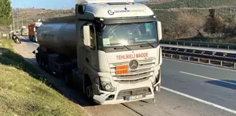 Kocaeli'de Kimyasal Madde Yüklü Tanker ile Otomobil Çarpıştı