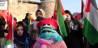 Sağlık çalışanları protesto yürüyüşleri 55'nci haftada da sürdürdü