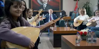 Adana Polisi'nden Kız Öğrencilere Müzik Desteği