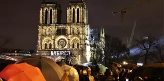 Notre Dame Katedrali Görkemli Bir Törenle Yeniden Açıldı