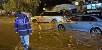 Bodrum'da Sağanak Sel Felaketi: Evler Su Bastı