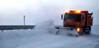 Kars'ta Kar Yağışı ve Tipi, 18 Köy Yolunu Ulaşım Dışında Bıraktı