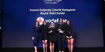 Vodafone Türkiye PERYÖN İnsana Değer Ödülleri 2024'te Büyük Ödülü Kazandı