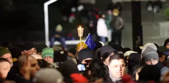 Gürcistan'da AB Müzakerelerinin Askıya Alınmasına Karşı Gösteriler Devam Ediyor