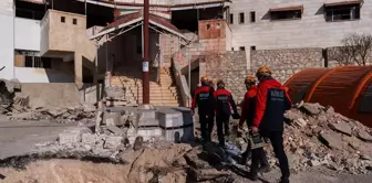 AFAD Başkanı Memiş, Sednaya Hapishanesi'nde Yapılan Arama Çalışmalarında Canlıya Rastlanmadığını Açıkladı