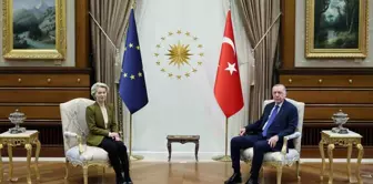 Cumhurbaşkanı Recep Tayyip Erdoğan, Cumhurbaşkanlığı Külliyesi'nde AB Komisyonu Başkanı Ursula Von Der Leyen'i kabul etti.