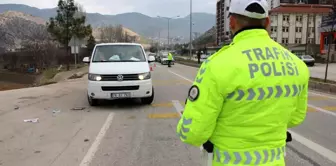 Amasya'da Kontrol Noktasında 20 Kaçak Göçmen Yakalandı