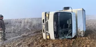 Sisli Havada Kamyonet Devrildi: Sürücü Yaralandı