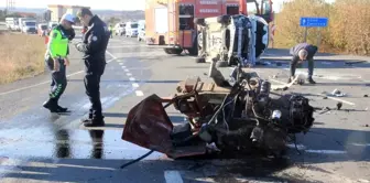 Çanakkale'de Trafik Kazası: Traktör İkiye Bölündü, 2 Yaralı