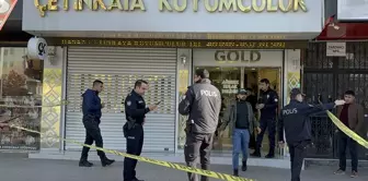 Adana'da bir kuyumcu dükkanı silahlı kişilerce soyuldu