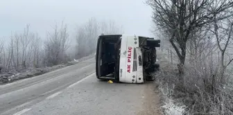 Bolu'da İşçi Servisi Buzlanma Nedeniyle Devrildi: 9 Yaralı