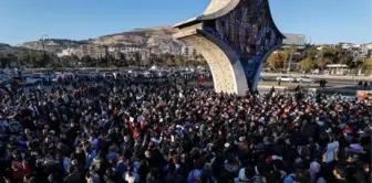 Şam'da Kadın Hakları ve Demokrasi İçin Protesto Gösterisi