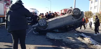 Kars'ta Trafik Kazası: 2 Yaralı