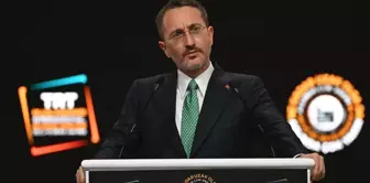 Fahrettin Altun'dan Deniz Yücel'e Yanıt: 'Milli İradeye Soytarı Demek Sizin Haddiniz Değil'