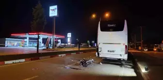 Çanakkale'de Motosiklet Otobüse Çarptı: 1 Ölü, 1 Ağır Yaralı