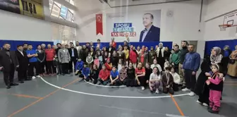 Keçiören'de 3. Geleneksel Aileler Arası Badminton Şampiyonası Gerçekleşti